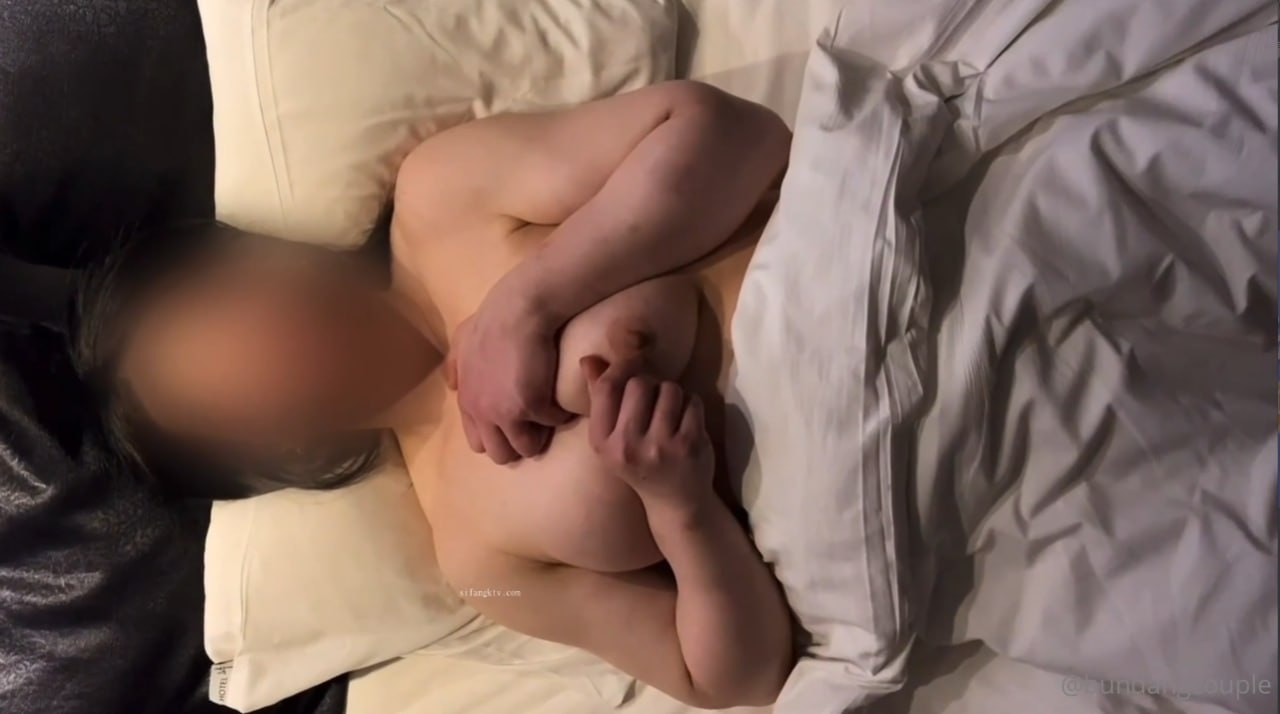 年轻性感人妻 2