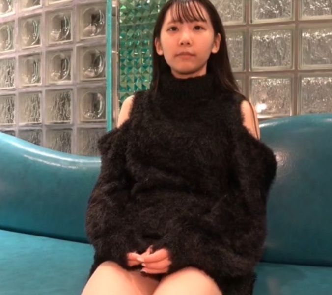 近期下海淫荡小骚货！无毛白虎美穴！假屌骑乘位深插，爽的淫水直流，搔首弄姿极度诱惑